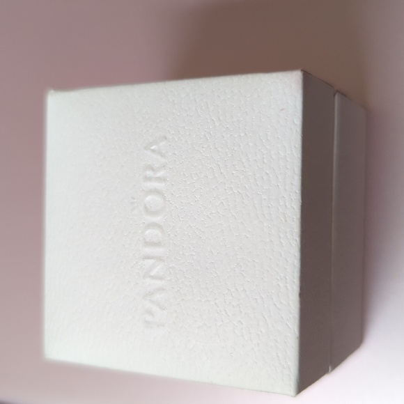 Pandora Alluring Brilliant Princess Ring - Picture 16 of 16